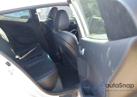 2016 Hyundai Veloster Turbo z USA, uszkodzony, nr VIN KMHTC6AE5GU269479